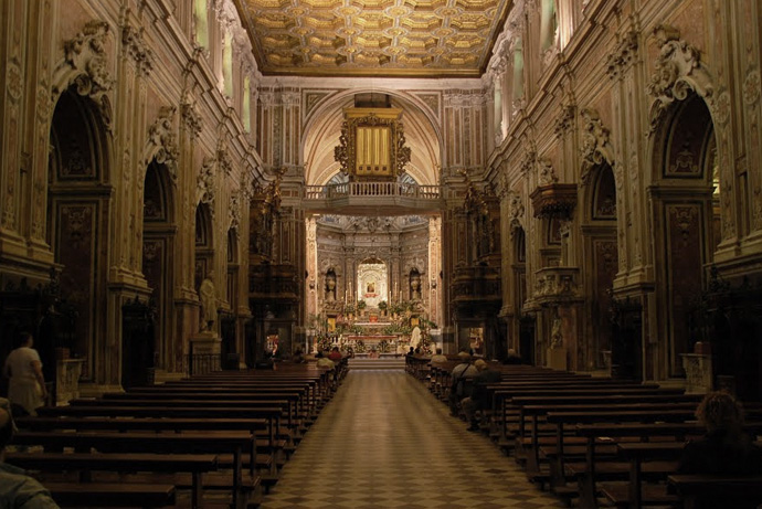 Неаполь Basilica Santuario del Carmine Maggiore